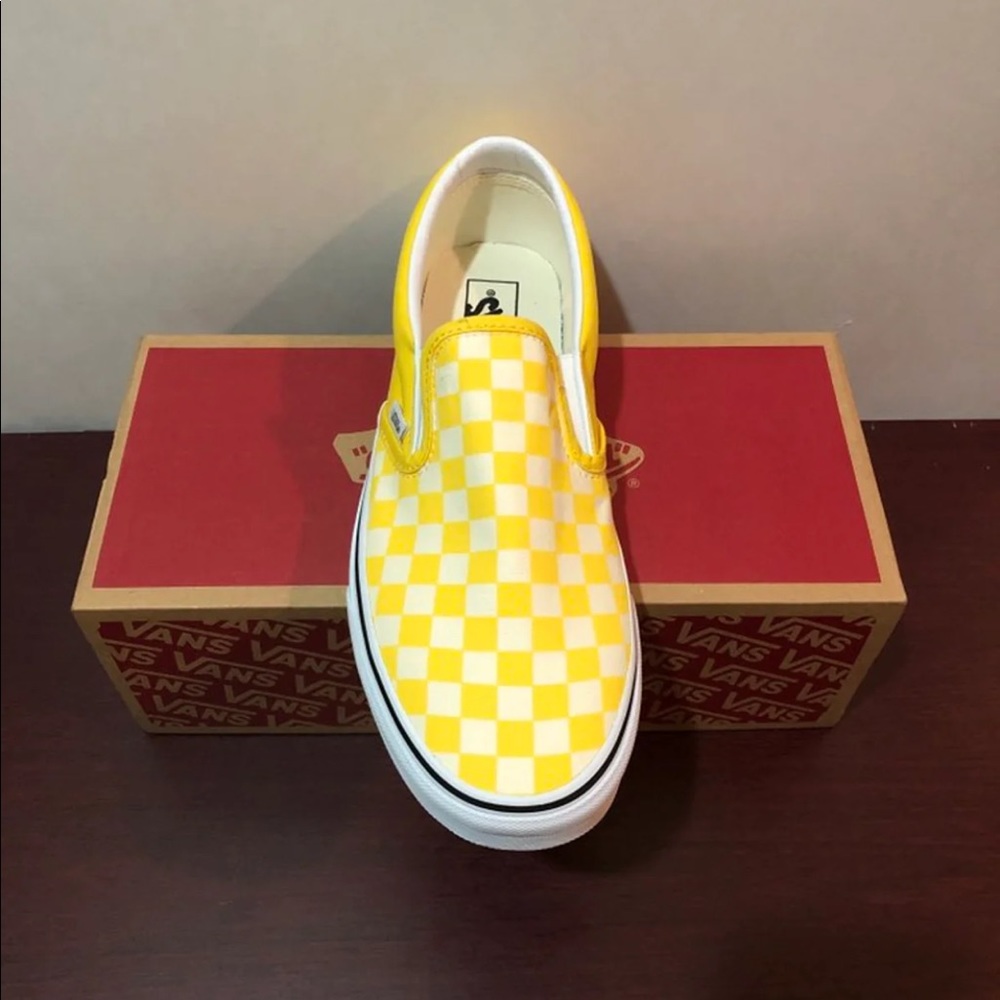 🏈🏈NWT Size 11.5 Men’s New Never Worn Van’s Yellow Shoe’s. Comfortable Casual - Picture 7 of 8